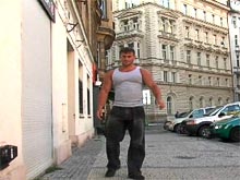 Big muscle dude Tomas Masek video